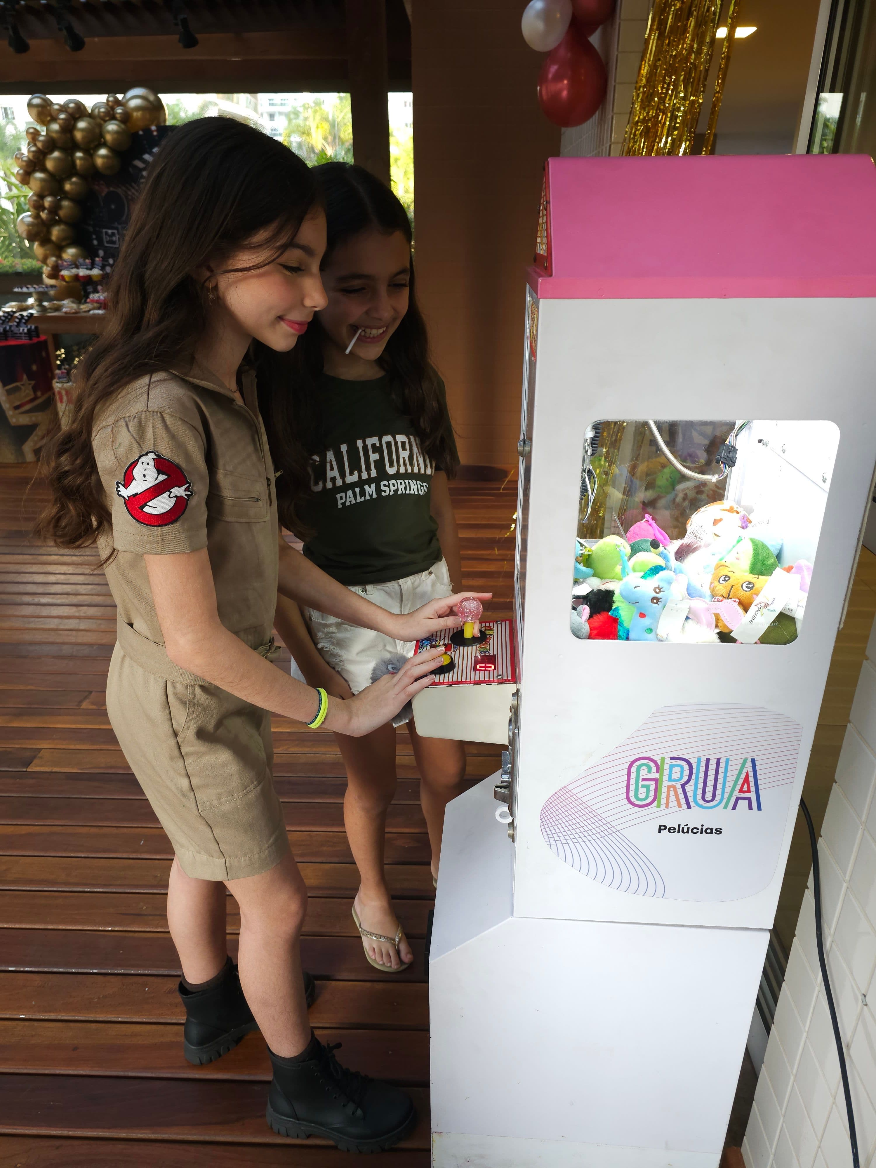 Imagem ilustrativa para Transforme Seu Aniversário com a Máquina de Pelúcias: Diversão e Personalização Para Todos!